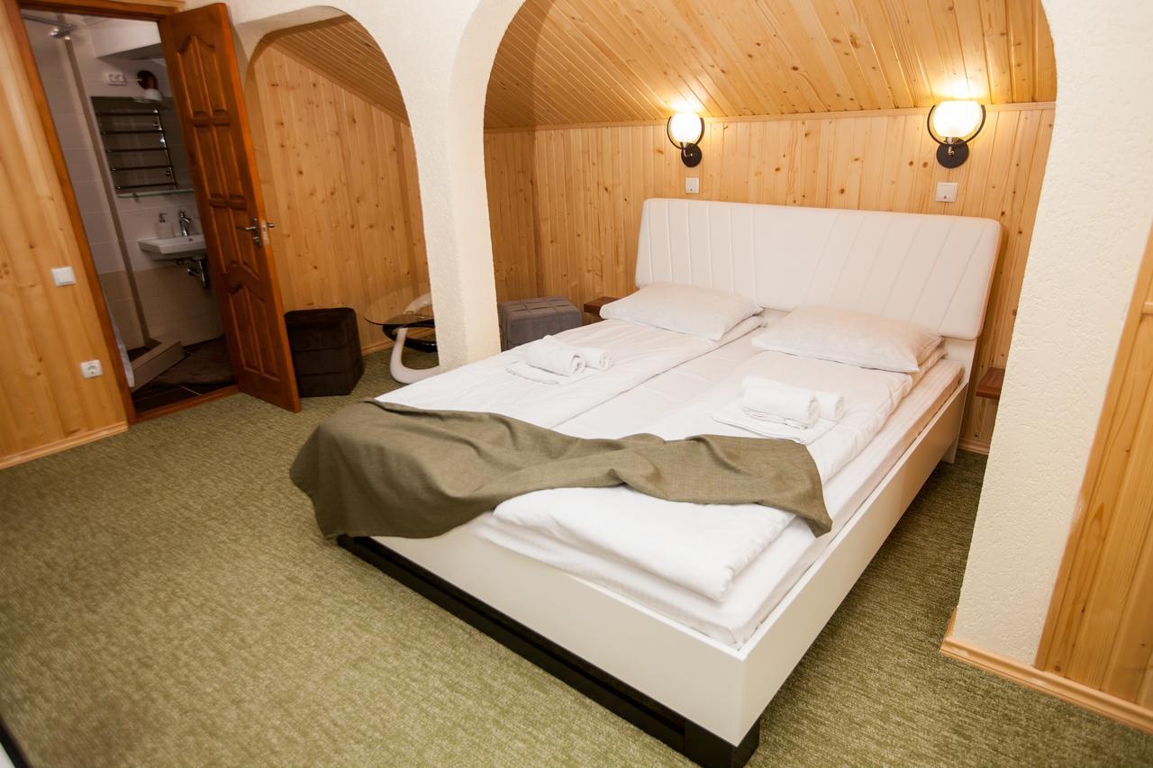 Hotel Zdybanka à Bukovel Extérieur photo